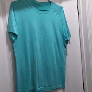 Lululemon men’s workout tee shirt turquoise aqua
